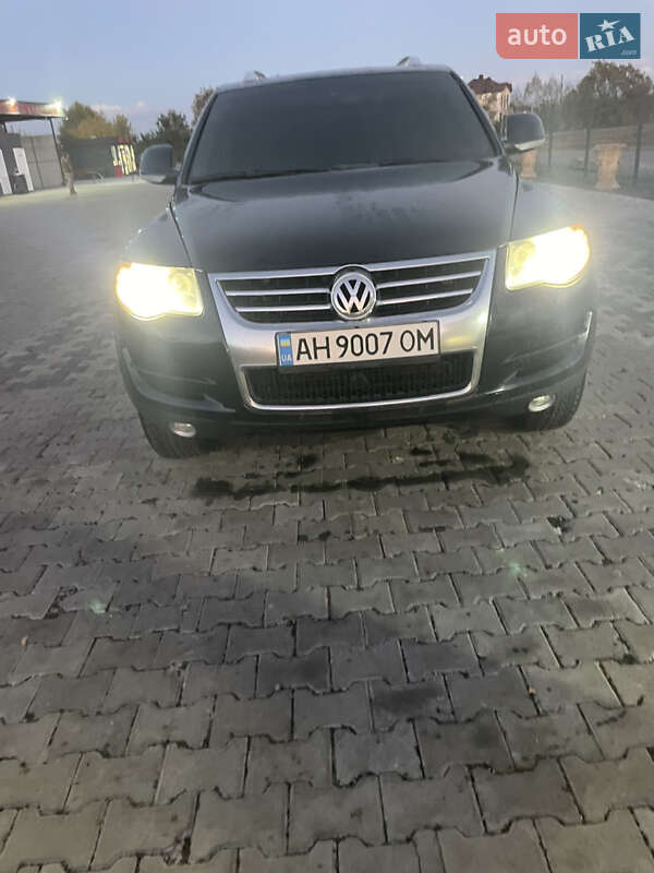 Внедорожник / Кроссовер Volkswagen Touareg 2008 в Днепре