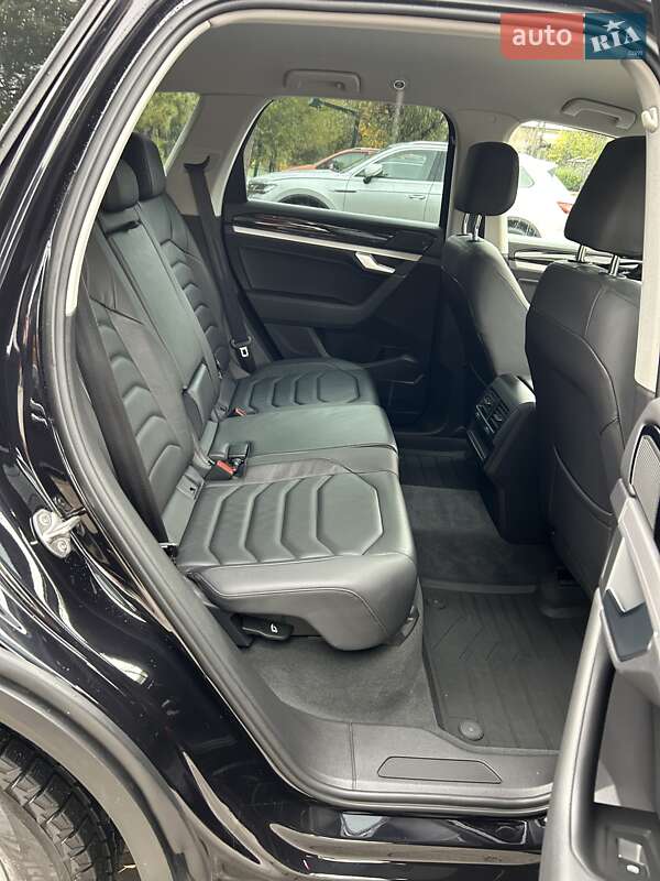 Позашляховик / Кросовер Volkswagen Touareg 2019 в Києві фото 33 Позашляховик / Кросовер Volkswagen Touareg 2019 в Києві