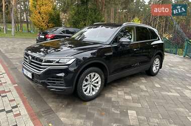 Позашляховик / Кросовер Volkswagen Touareg 2019 в Києві