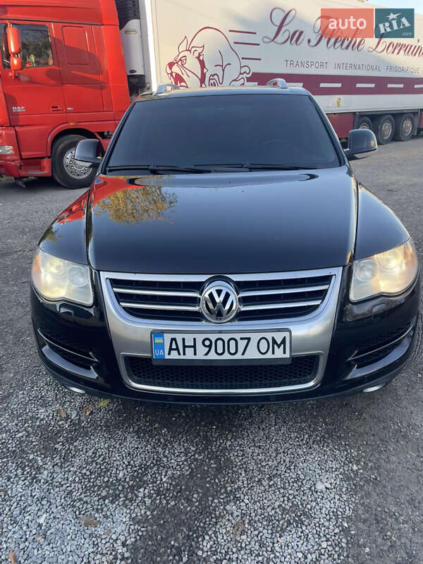 Внедорожник / Кроссовер Volkswagen Touareg 2008 в Днепре