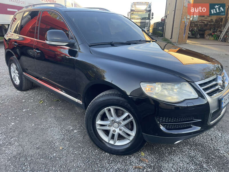 Внедорожник / Кроссовер Volkswagen Touareg 2008 в Днепре