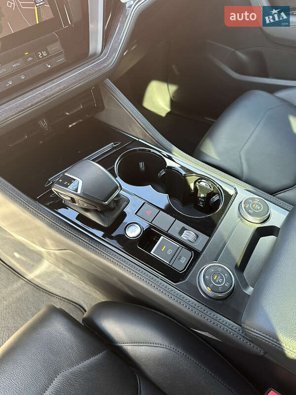 Внедорожник / Кроссовер Volkswagen Touareg 2019 в Днепре фото 14 Внедорожник / Кроссовер Volkswagen Touareg 2019 в Днепре