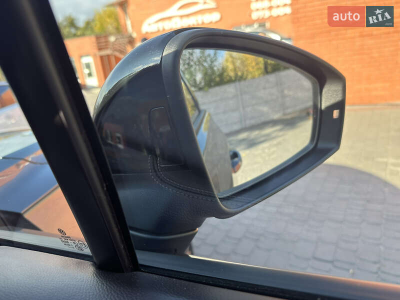 Внедорожник / Кроссовер Volkswagen Touareg 2019 в Днепре фото 26 Внедорожник / Кроссовер Volkswagen Touareg 2019 в Днепре