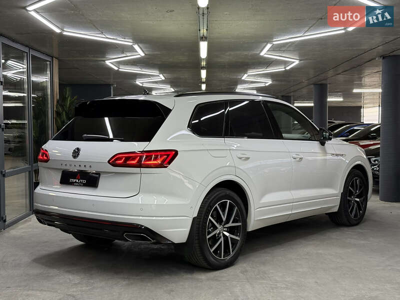 Позашляховик / Кросовер Volkswagen Touareg 2019 в Одесі