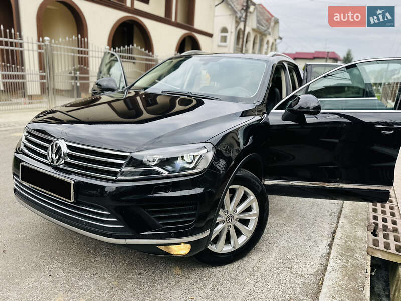 Внедорожник / Кроссовер Volkswagen Touareg 2015 в Грушево