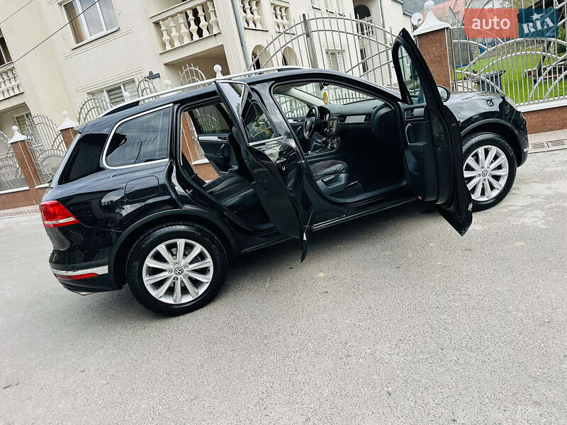 Внедорожник / Кроссовер Volkswagen Touareg 2015 в Грушево