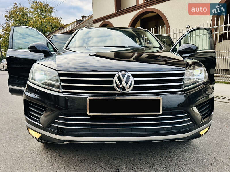 Внедорожник / Кроссовер Volkswagen Touareg 2015 в Грушево