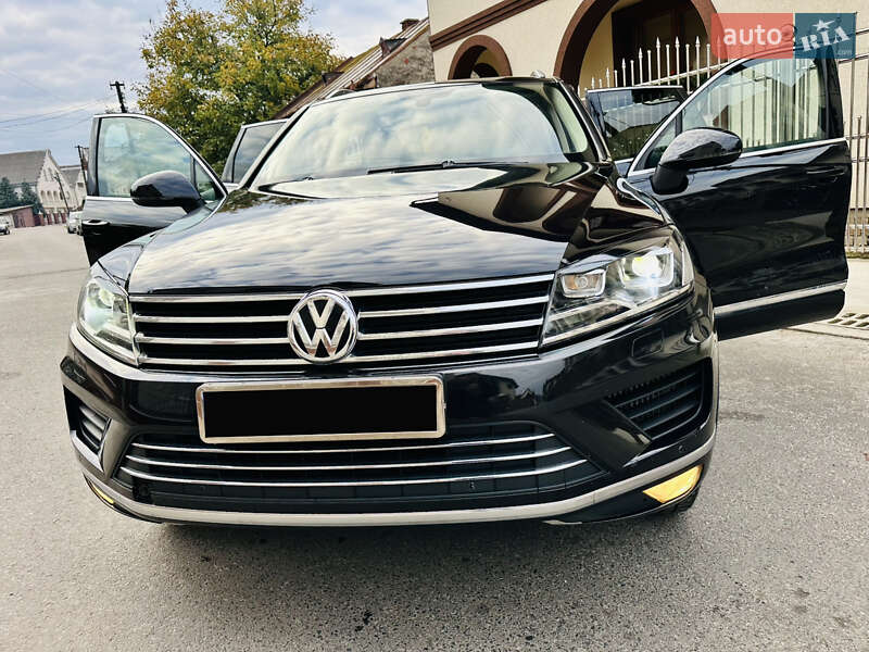 Внедорожник / Кроссовер Volkswagen Touareg 2015 в Грушево