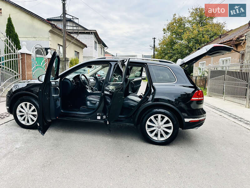 Внедорожник / Кроссовер Volkswagen Touareg 2015 в Грушево