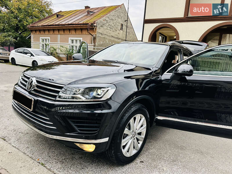 Внедорожник / Кроссовер Volkswagen Touareg 2015 в Грушево