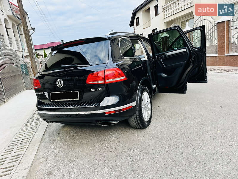 Внедорожник / Кроссовер Volkswagen Touareg 2015 в Грушево
