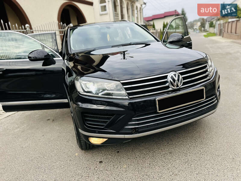 Внедорожник / Кроссовер Volkswagen Touareg 2015 в Грушево