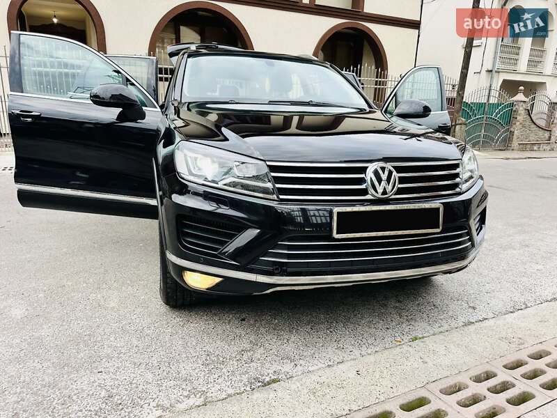 Внедорожник / Кроссовер Volkswagen Touareg 2015 в Грушево
