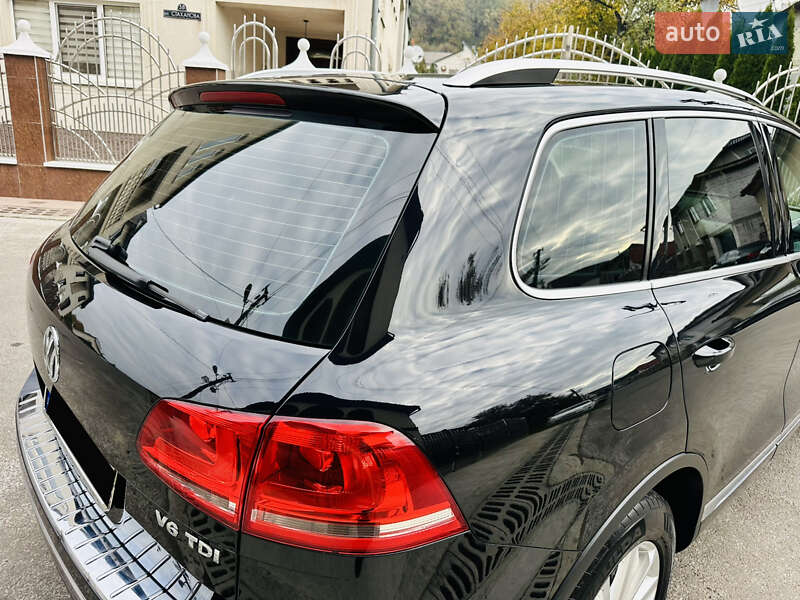 Внедорожник / Кроссовер Volkswagen Touareg 2015 в Грушево