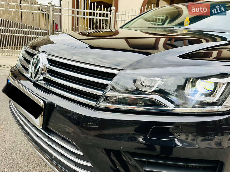 Внедорожник / Кроссовер Volkswagen Touareg 2015 в Грушево