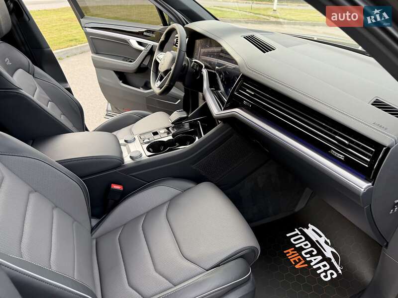 Внедорожник / Кроссовер Volkswagen Touareg 2023 в Киеве
