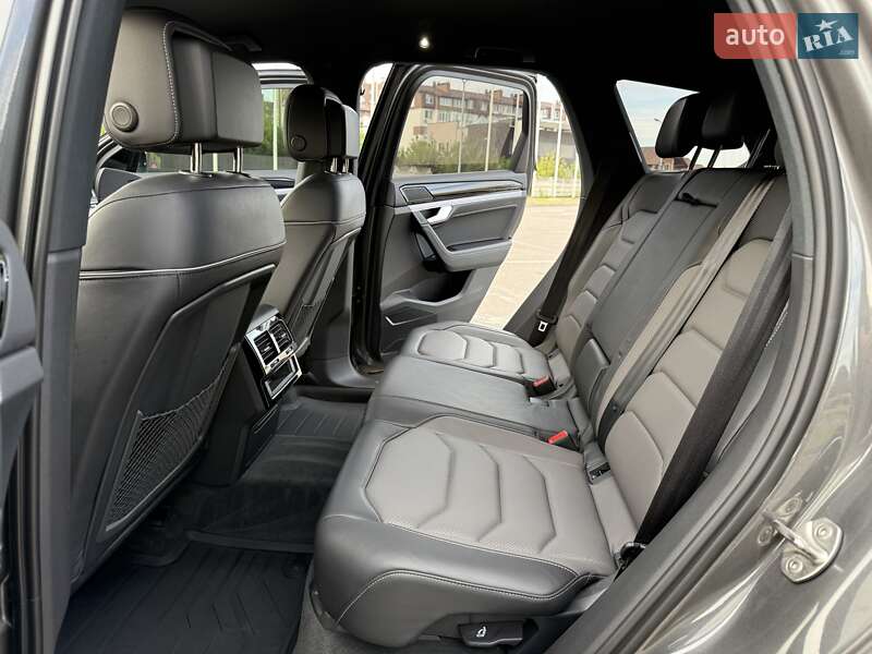 Внедорожник / Кроссовер Volkswagen Touareg 2023 в Киеве