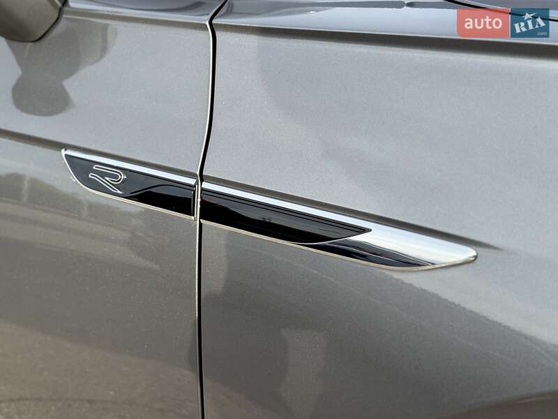 Внедорожник / Кроссовер Volkswagen Touareg 2023 в Киеве