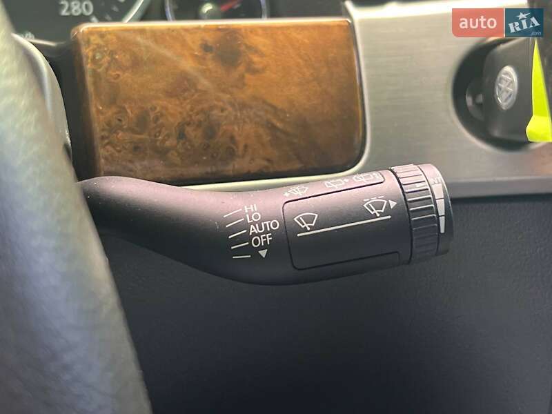 Внедорожник / Кроссовер Volkswagen Touareg 2008 в Киеве