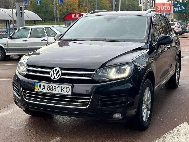 Позашляховик / Кросовер Volkswagen Touareg 2012 в Києві