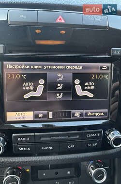 Позашляховик / Кросовер Volkswagen Touareg 2012 в 