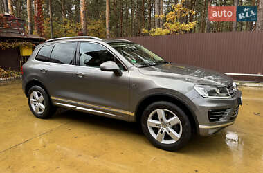 Внедорожник / Кроссовер Volkswagen Touareg 2015 в 