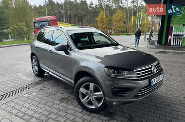 Внедорожник / Кроссовер Volkswagen Touareg 2015 в 