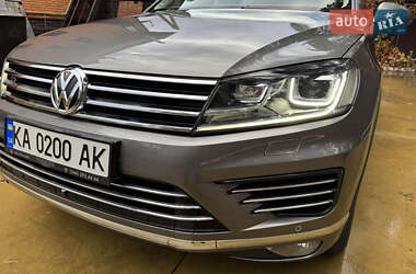 Внедорожник / Кроссовер Volkswagen Touareg 2015 в 