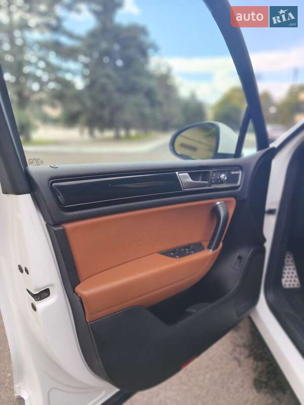 Внедорожник / Кроссовер Volkswagen Touareg 2014 в Черноморске фото 14 Внедорожник / Кроссовер Volkswagen Touareg 2014 в Черноморске