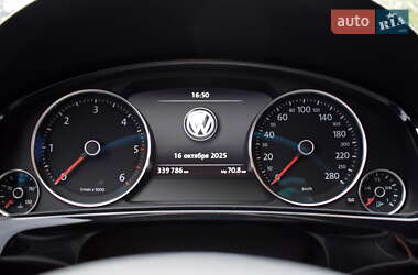 Внедорожник / Кроссовер Volkswagen Touareg 2014 в 