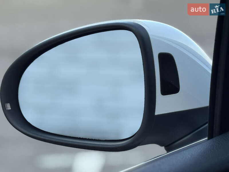 Позашляховик / Кросовер Volkswagen Touareg 2015 в Києві фото 13 Позашляховик / Кросовер Volkswagen Touareg 2015 в Києві