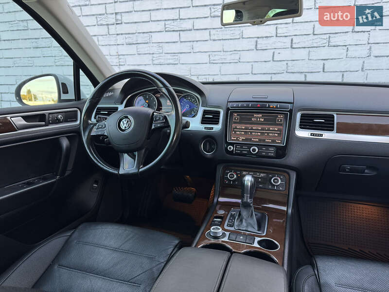 Позашляховик / Кросовер Volkswagen Touareg 2015 в Києві фото 32 Позашляховик / Кросовер Volkswagen Touareg 2015 в Києві