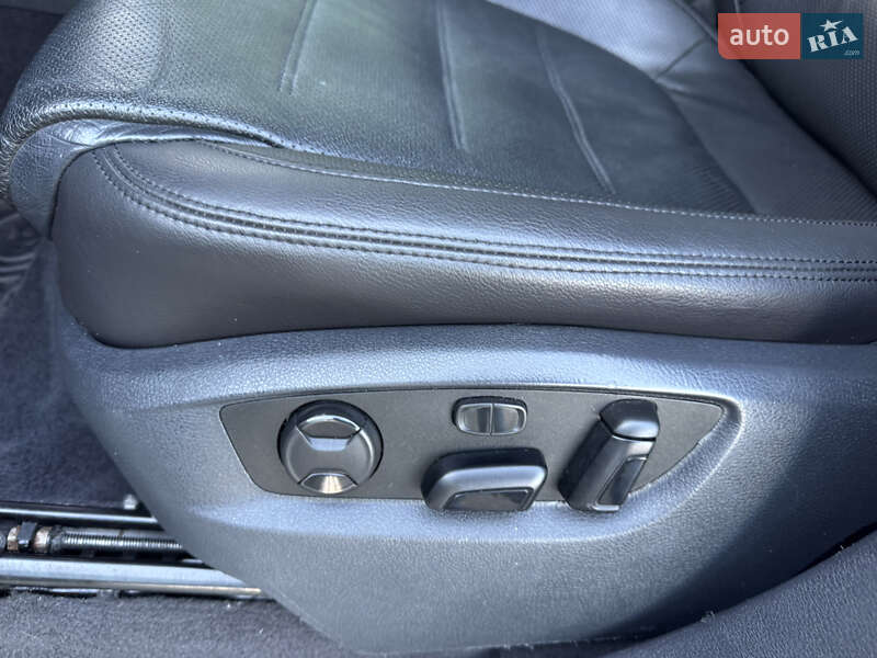 Позашляховик / Кросовер Volkswagen Touareg 2015 в Києві фото 39 Позашляховик / Кросовер Volkswagen Touareg 2015 в Києві