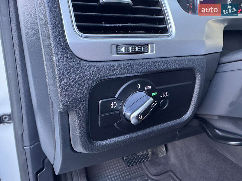 Позашляховик / Кросовер Volkswagen Touareg 2015 в Києві фото 40 Позашляховик / Кросовер Volkswagen Touareg 2015 в Києві