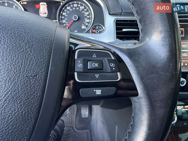 Позашляховик / Кросовер Volkswagen Touareg 2015 в Києві фото 43 Позашляховик / Кросовер Volkswagen Touareg 2015 в Києві