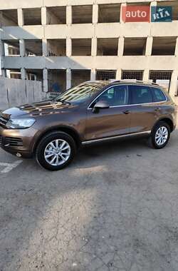 Позашляховик / Кросовер Volkswagen Touareg 2012 в Тернополі