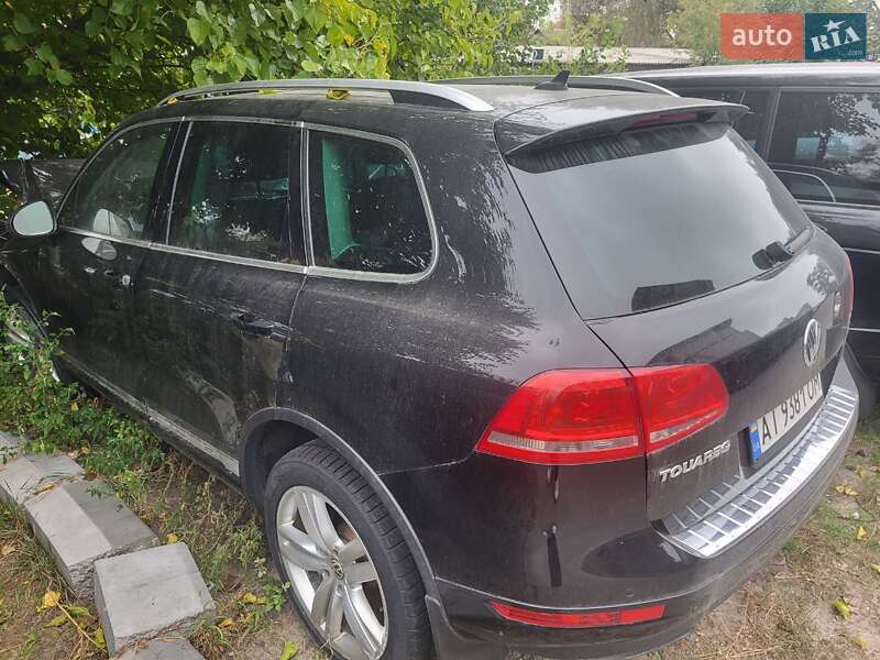 Внедорожник / Кроссовер Volkswagen Touareg 2012 в Киеве