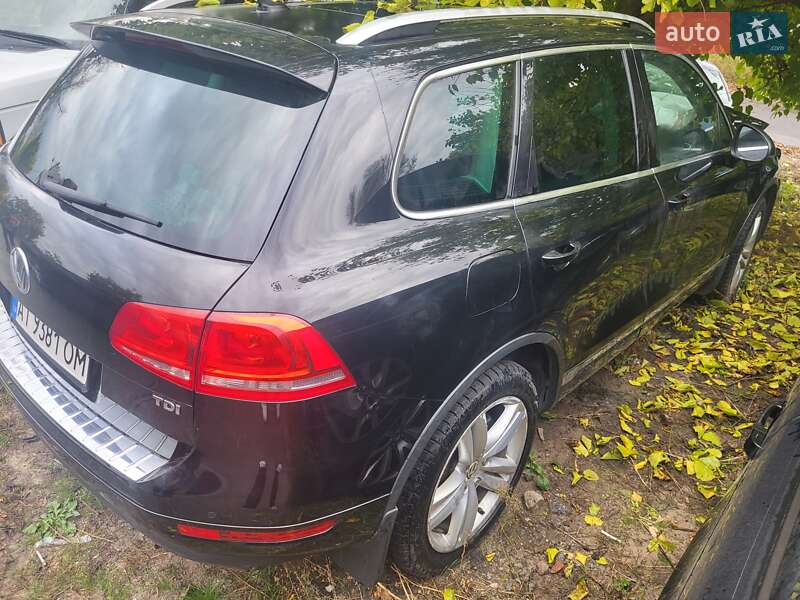 Внедорожник / Кроссовер Volkswagen Touareg 2012 в Киеве