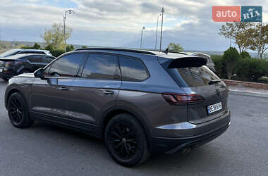 Внедорожник / Кроссовер Volkswagen Touareg 2018 в 