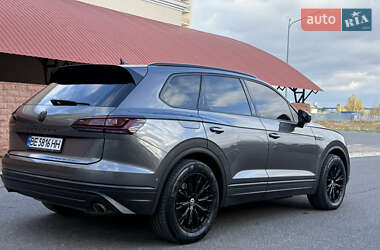 Внедорожник / Кроссовер Volkswagen Touareg 2018 в 