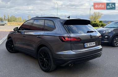 Внедорожник / Кроссовер Volkswagen Touareg 2018 в 