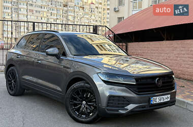 Внедорожник / Кроссовер Volkswagen Touareg 2018 в Николаеве