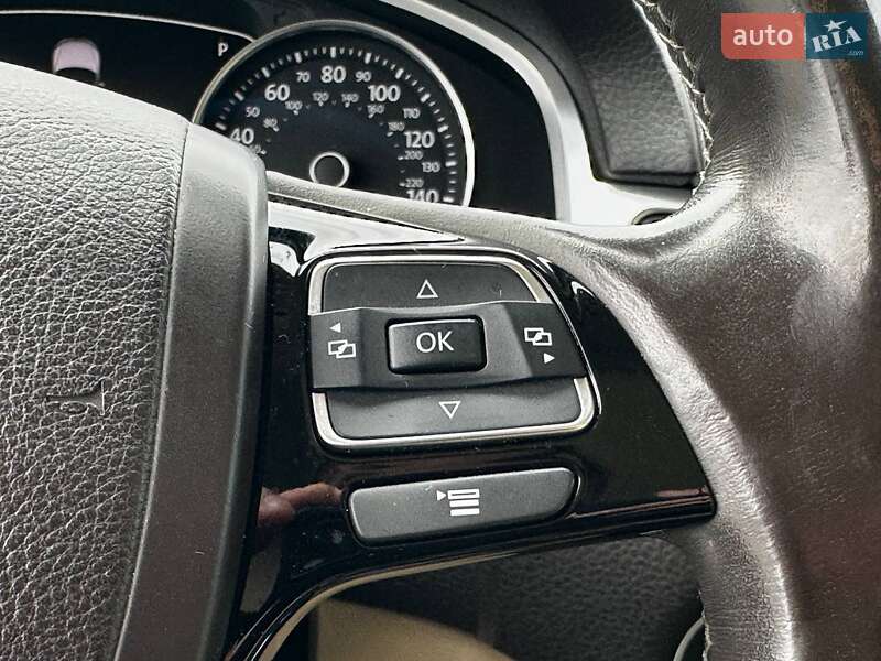 Позашляховик / Кросовер Volkswagen Touareg 2012 в Львові фото 21 Позашляховик / Кросовер Volkswagen Touareg 2012 в Львові