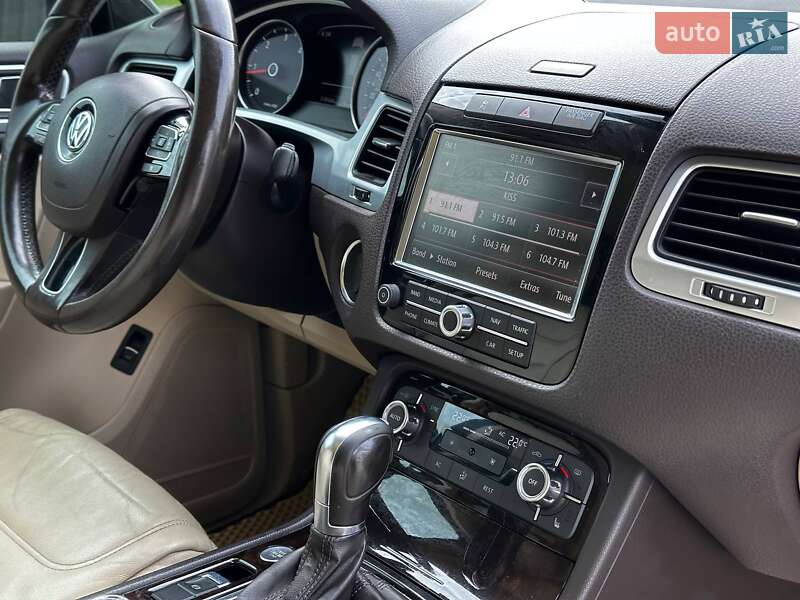 Позашляховик / Кросовер Volkswagen Touareg 2012 в Львові фото 40 Позашляховик / Кросовер Volkswagen Touareg 2012 в Львові