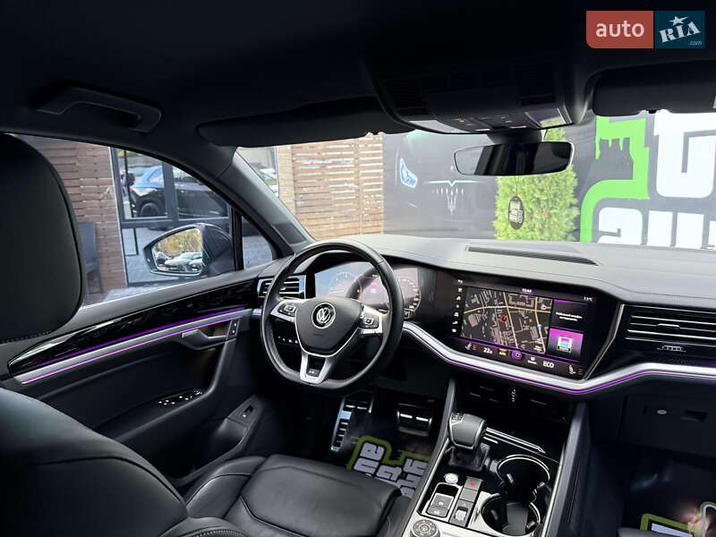 Внедорожник / Кроссовер Volkswagen Touareg 2020 в Киеве