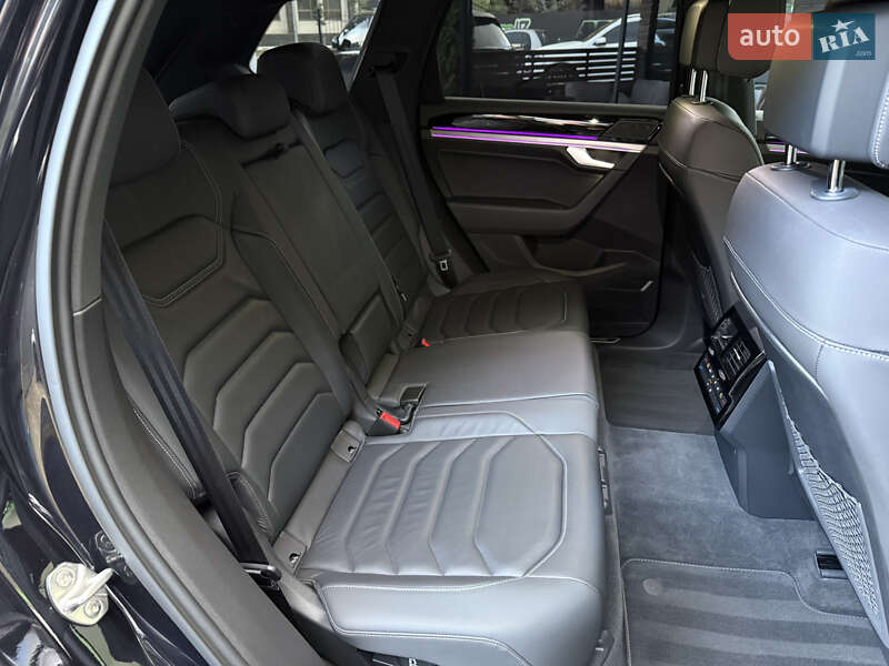 Внедорожник / Кроссовер Volkswagen Touareg 2020 в Киеве