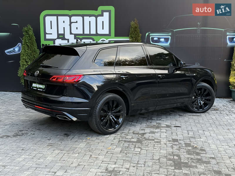 Внедорожник / Кроссовер Volkswagen Touareg 2020 в Киеве