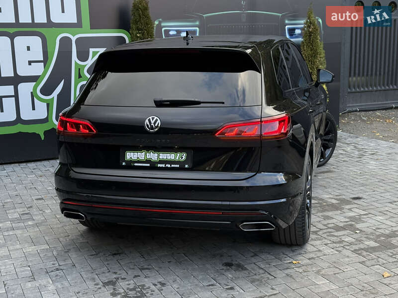Внедорожник / Кроссовер Volkswagen Touareg 2020 в Киеве