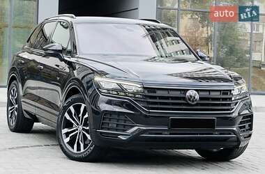 Позашляховик / Кросовер Volkswagen Touareg 2018 в Дніпрі
