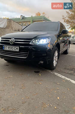 Внедорожник / Кроссовер Volkswagen Touareg 2011 в Николаеве